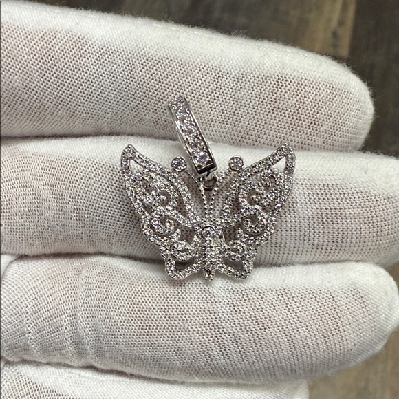 Elegant Silver Butterfly Pendant With Vs Moissanite